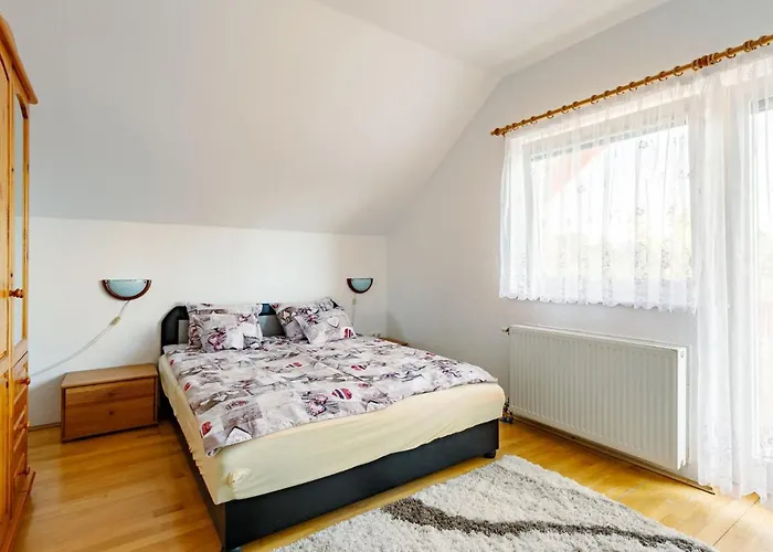 Renata By Interhome Apartman